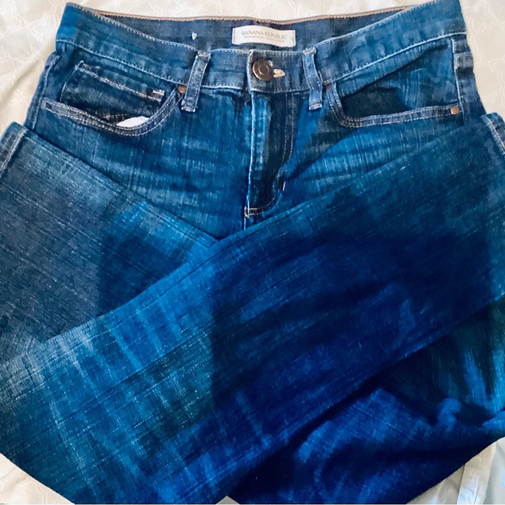 Banana Republic tapered ankle blue jeans.